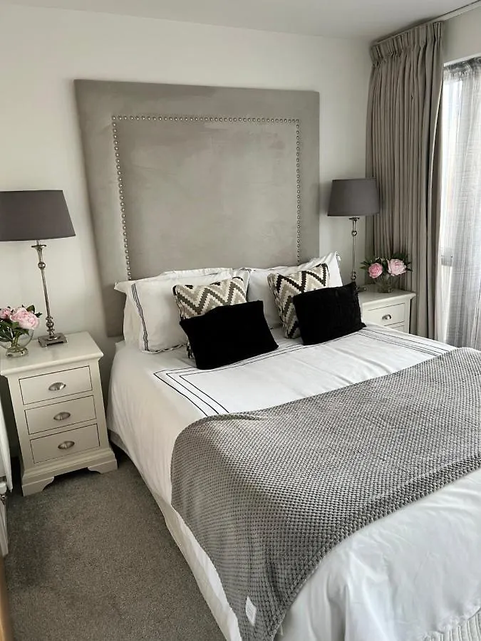 Cardiff Luxury Apartments 英国