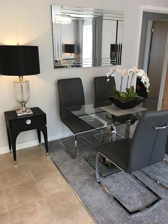 Cardiff Luxury Apartments 英国